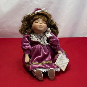 Vintage Gift Gallery Mariela Animated Wind Up Porcelain Doll 12"